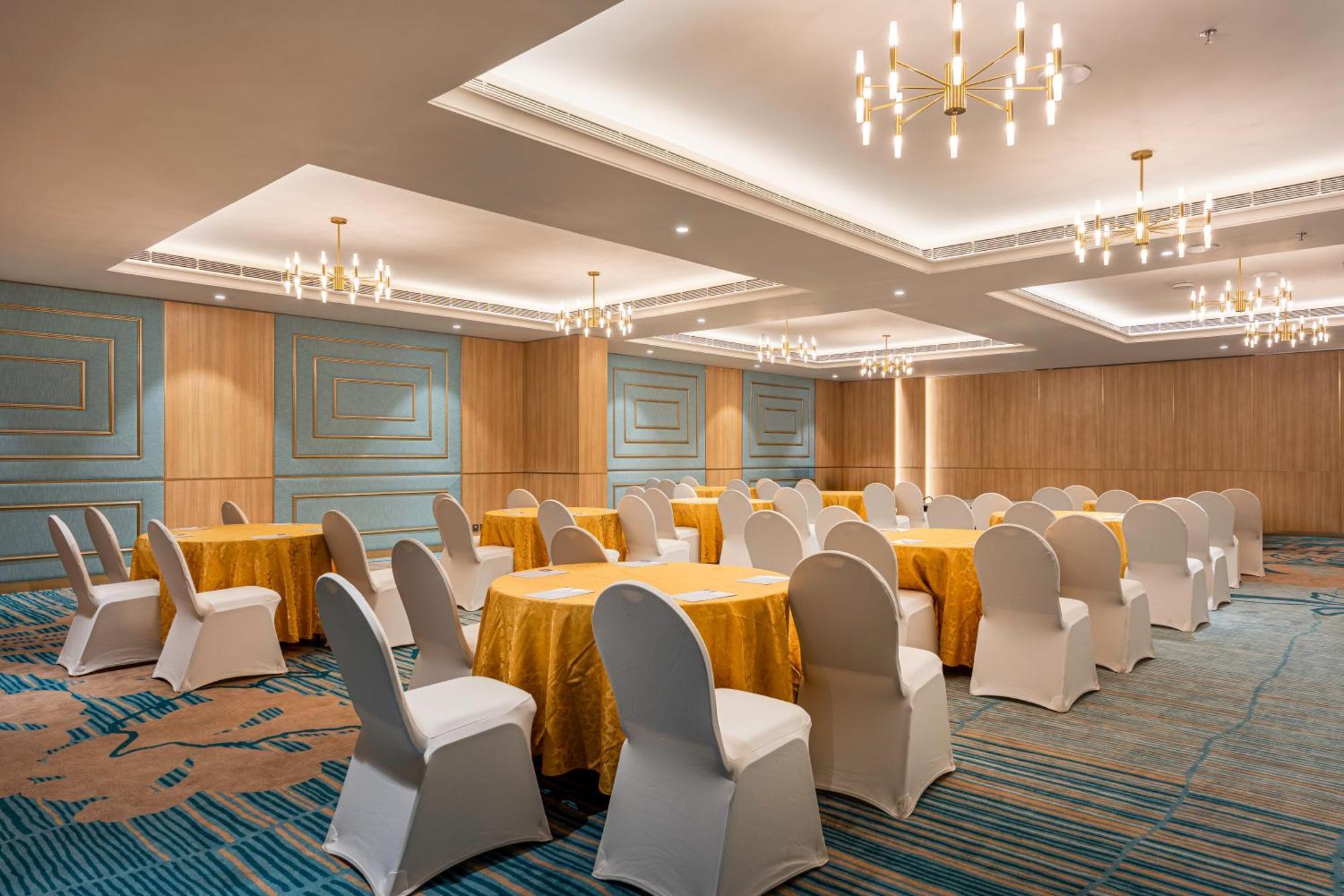 Park Inn & Suites By Radisson Thrissur East Fort Exterior foto